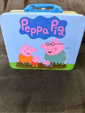 Peppa Pig Lunchbox – Blue with Pink Characters